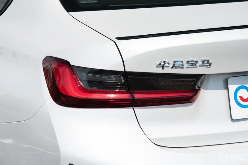 解析宝马3系适合自驾游的“廉价”合资中型车(图1)