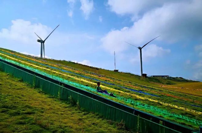 九游体育：6条自驾路线在路上看遍绝美风景！(图8)