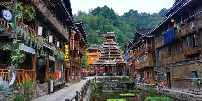 九游体育：6条自驾路线在路上看遍绝美风景！(图9)