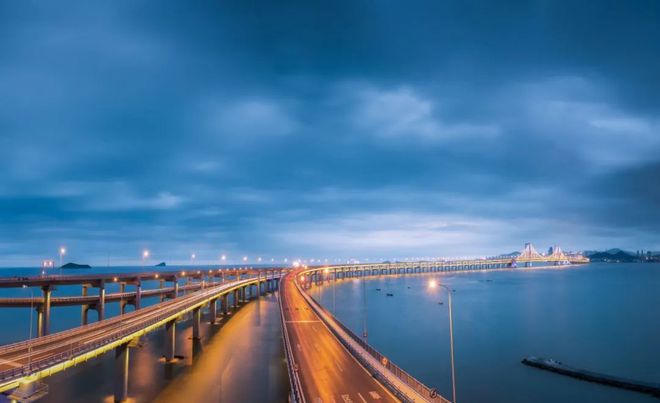 九游体育：6条自驾路线在路上看遍绝美风景！(图16)