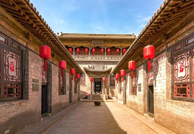 九游体育：6条自驾路线在路上看遍绝美风景！(图26)