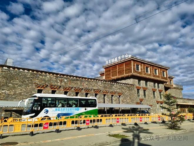九游体育：川西自驾游：色达五明佛学院此生必游之地！（最新收藏级攻略）(图8)