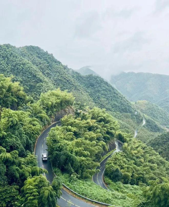 九游app：开往深秋！推荐三条自驾游线哪个是你的心头好～(图4)