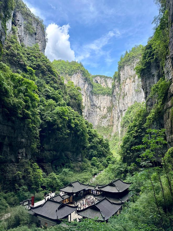 九游app入口：2024重庆六日游最佳旅游攻略重庆报团6天5晚费用看完不后悔(图1)