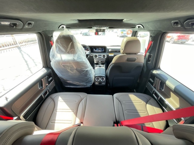 2024款奔驰G400d现车30T港口落地报价韩版更具威慑力(图7)