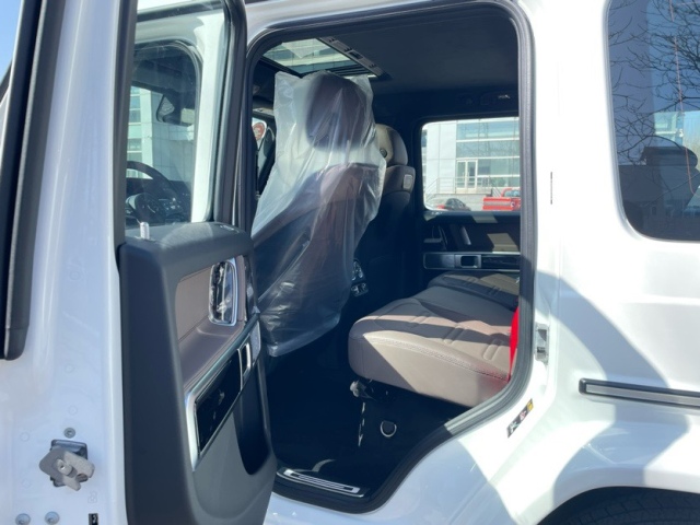 2024款奔驰G400d现车30T港口落地报价韩版更具威慑力(图8)