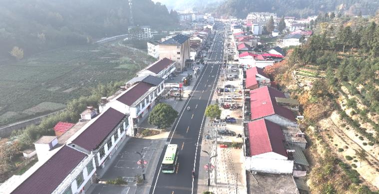 安徽金寨：山水为笔路为墨交旅融合绘新卷(图4)