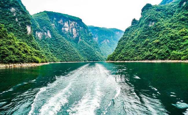 九游app：月底报团到湖北恩施大峡谷旅游五天自由行路线安排（看完避坑）(图1)