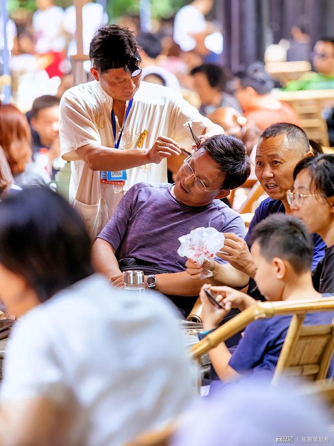 九游app：四川旅游景点推荐自驾游让你自由驰骋在四川的大地上！(图2)