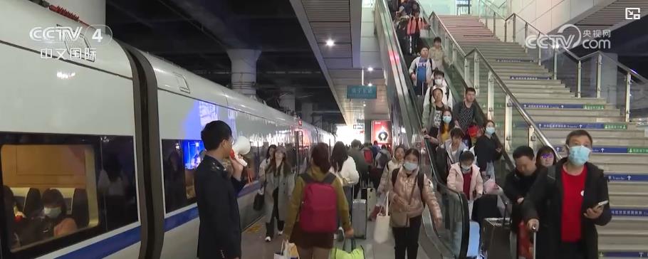 铁路春运售票进入最高峰全社会跨区域人员流动量将达90亿人次(图2)