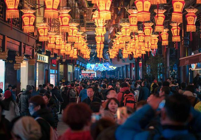 九游体育：2025春节旅游深度观察：大迁徙仍在目的地已相反(图1)