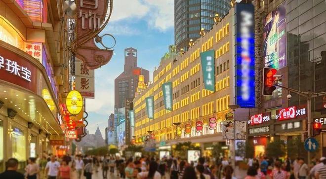 九游app入口：这个春节网红城市跌下神坛为何没能挺过2024年？(图1)