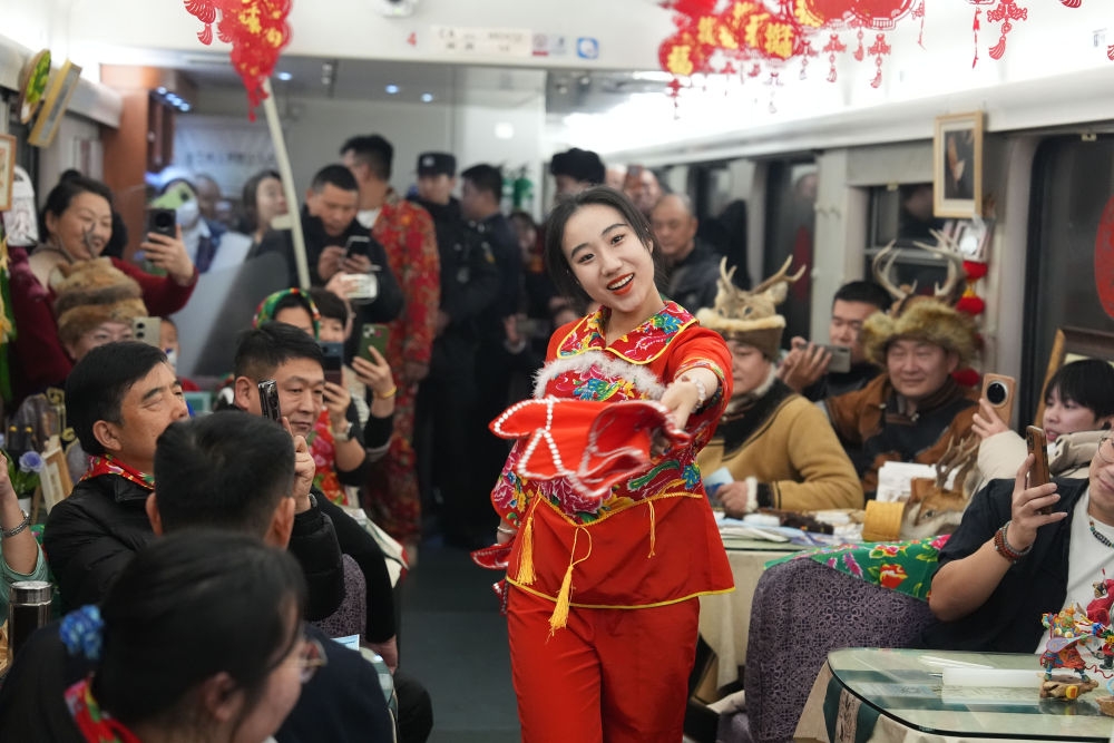 九游app入口：中国经济样本观察·县域样本篇｜漠河：又冷又偏的中国最北小城何以人声鼎沸(图4)