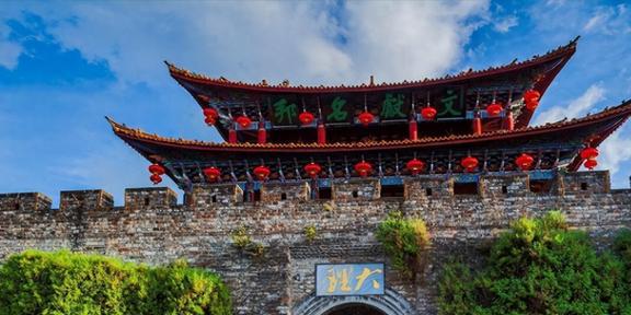 云南2024八大旅游景点推荐自驾游玩的好地方(图1)