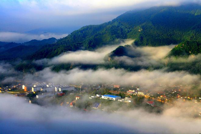旅游公路串起绿水青山与金山银山(图2)