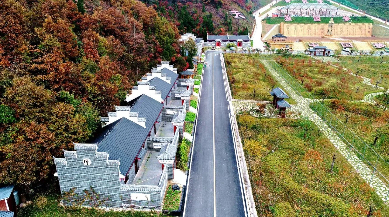 九游app：美丽农村路带动群众富——襄阳农村公路为乡村产业撑起一片蓝天！(图4)