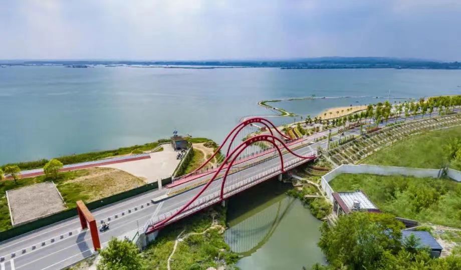 九游app：美丽农村路带动群众富——襄阳农村公路为乡村产业撑起一片蓝天！(图6)