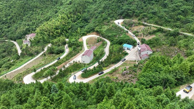 舒城：自驾晓天川藏线万佛山下玩漂流！(图3)