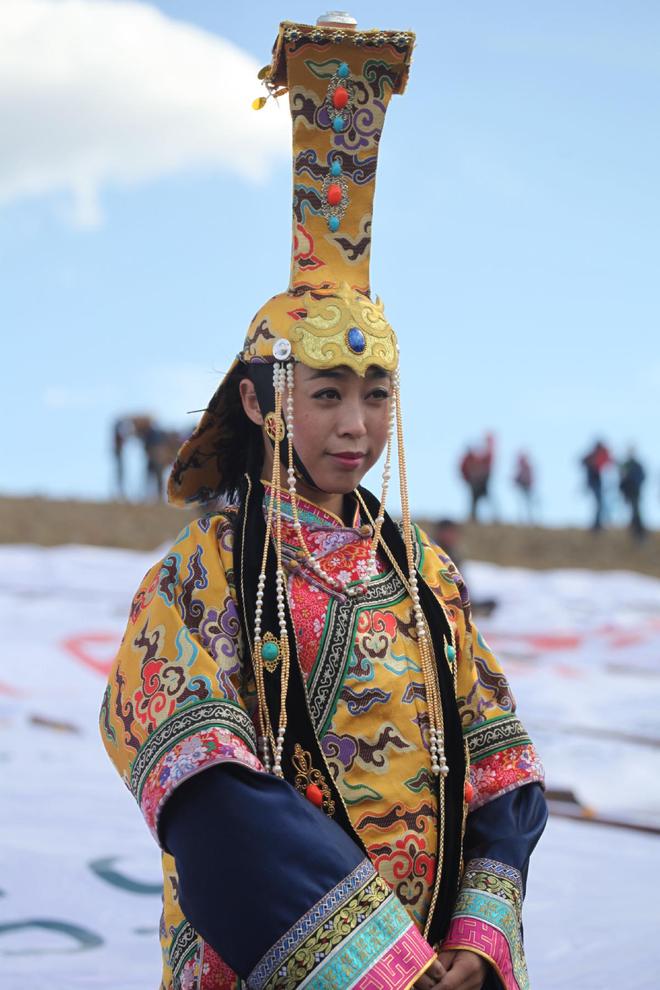 克什克腾旗：蒙古族服饰成为草原旅游“靓丽名片”(图6)