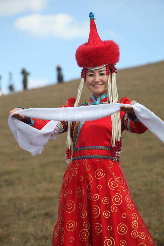 克什克腾旗：蒙古族服饰成为草原旅游“靓丽名片”(图5)