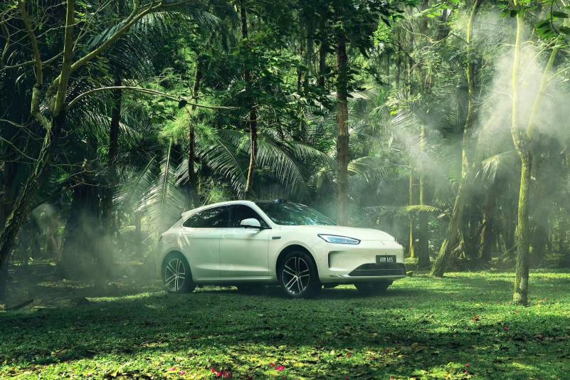 暑期自驾游最优解问界新M5Ultra既省心跑得远性能还(图1)