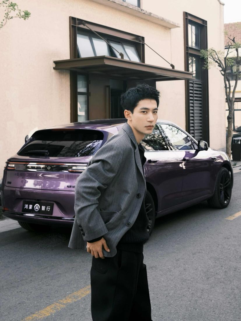 暑期自驾游最优解问界新M5Ultra既省心跑得远性能还(图2)