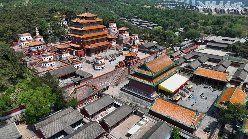 九游体育：河北承德：皇家文脉与秋日盛景引客来(图2)