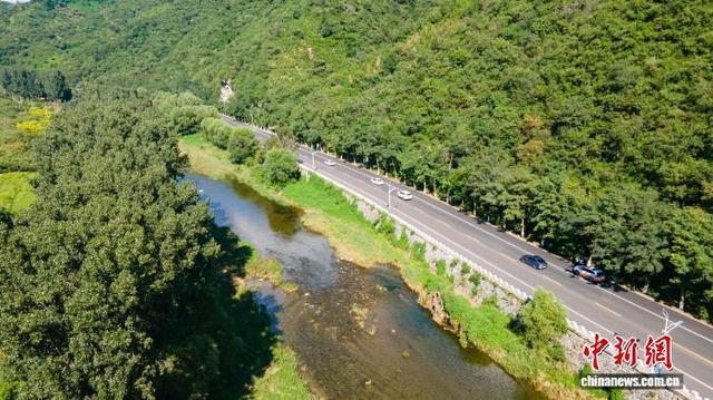 九游app：长城脚下怀黄路：“四好农村路”绘就怀柔乡村振兴新画卷(图2)