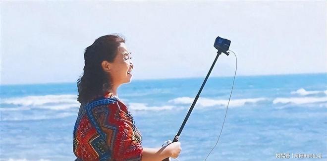 五年后再看61岁自驾游阿姨苏敏方知何为相由心生(图5)
