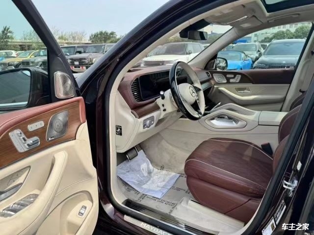 2024款奔驰迈巴赫GLS600现车年底钜惠可分期(图2)