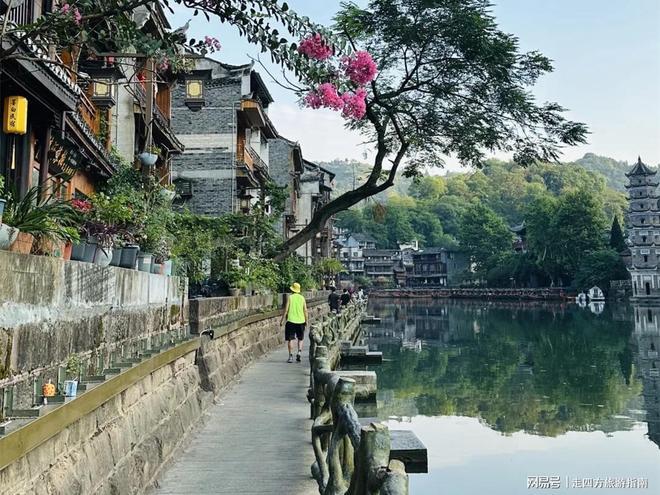 张家界旅游攻略：一月份五天四晚纯玩行程森林公园凤凰古城(图2)