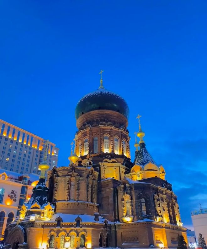 九游体育：冰雪季来临：哈尔滨旅行社全方位评测从到电话一篇搞定(图2)
