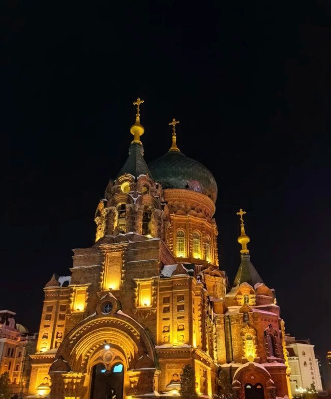 九游体育：冰雪季来临：哈尔滨旅行社全方位评测从到电话一篇搞定(图3)