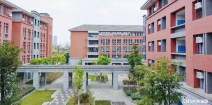 九游体育：成都新盘【招商时代公园】售楼处首页认证电话实时房价动态、成交行情走势及一月最新优惠活动详情全解析。(图3)