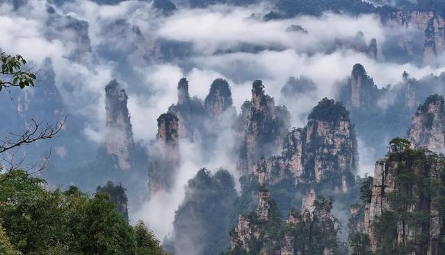 湖南省委常委会会议审议通过重磅文件建设大张家界国际旅游区(图1)