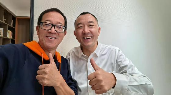 陈行甲已到新东方报到！此前俞敏洪宣布年薪150万聘请其为总顾问并称加入恒晖基金会(图1)