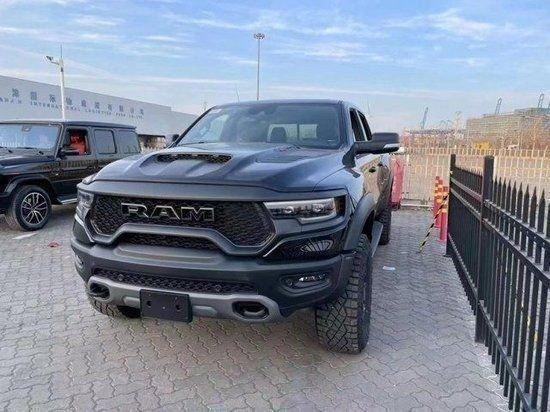 24款道奇公羊霸王龙全系现车顶级越野皮卡特惠价80来万起售(图2)