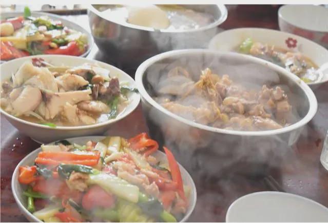 70岁以上老人没必要参加聚会聚餐不和任何人搅在一起最舒坦(图5)