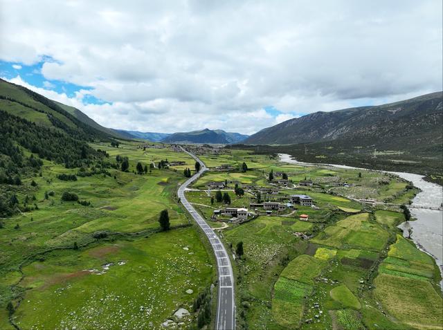 九游体育：四川为什么盛产网红路？丨省情研究所(图3)