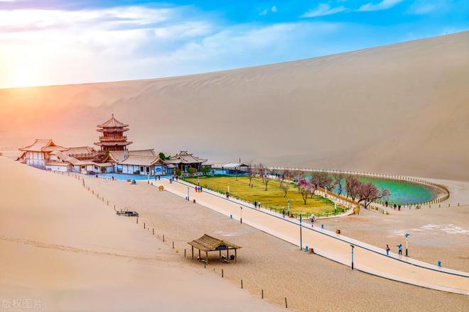 你一定要知道的8条国内精品自驾游路线带你轻松领略大好河山(图9)