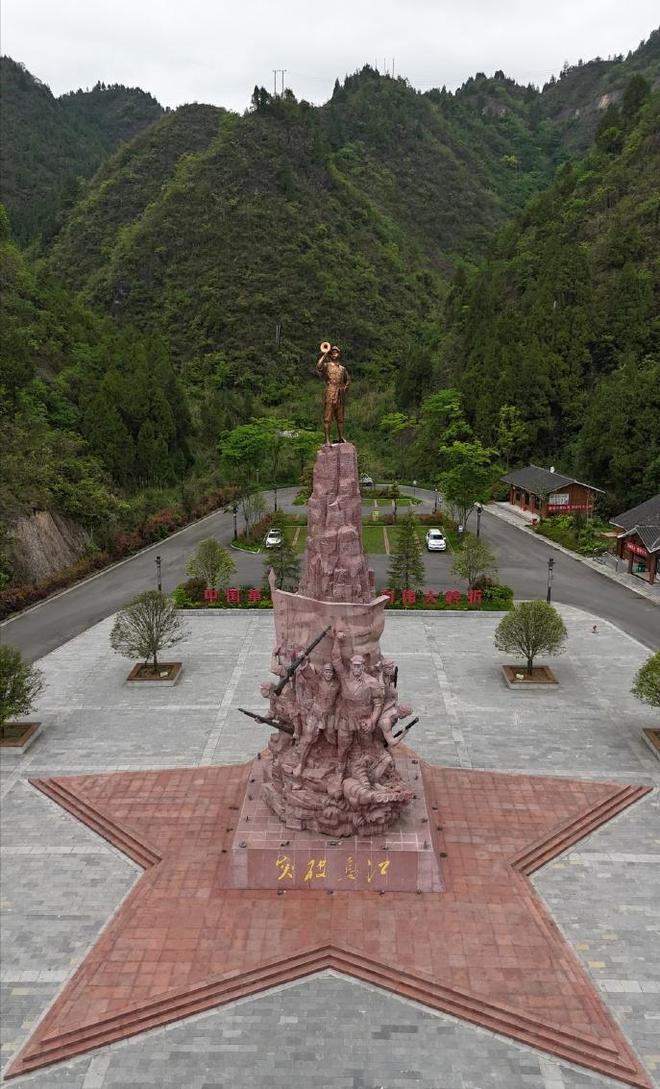 九游app：国内10大自驾路线条适合休闲越野穿越！(图12)