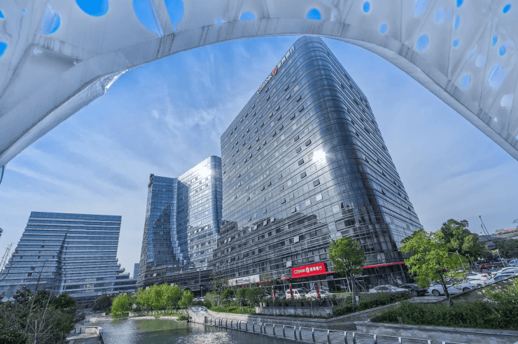 九游体育：世嘉铭座售楼处│世嘉铭座(营销中心)-2026销售中心(售楼处)-楼盘欢迎您-价格户型地址环境配套交房时间电线(图2)