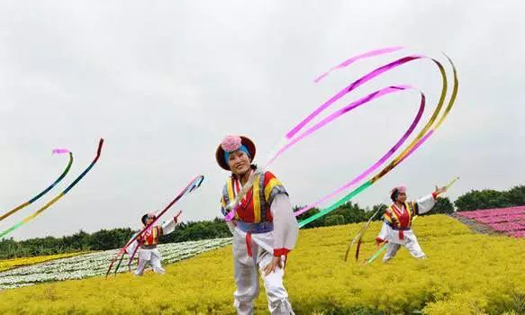 九游app：中国最美的自驾游线路都在这里绝对要收藏起来！(图15)